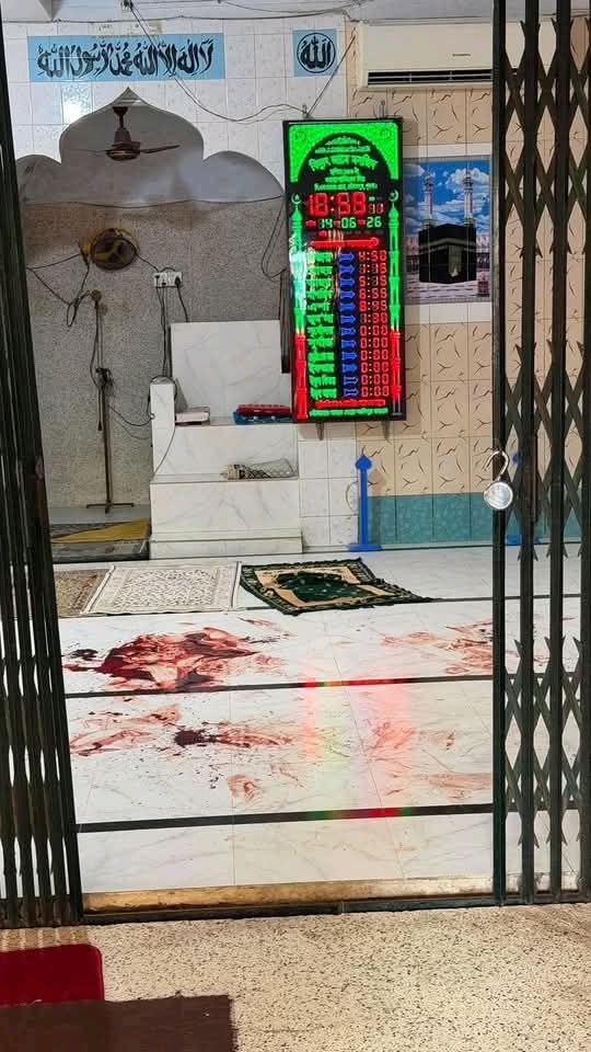খুলনায় মসজিদে ফজরের নামাজের সময় গুলি।
